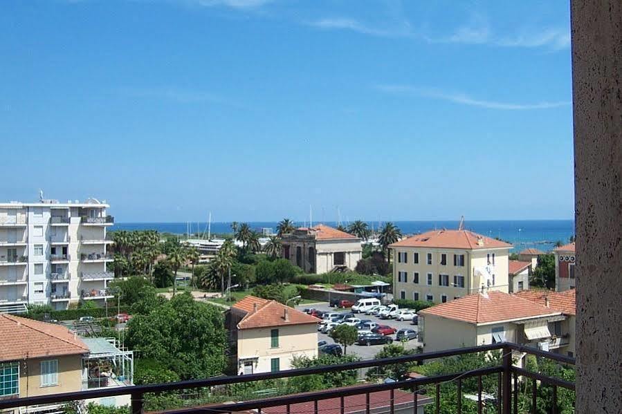 Hotel Solidago Arma di Taggia Exterior foto